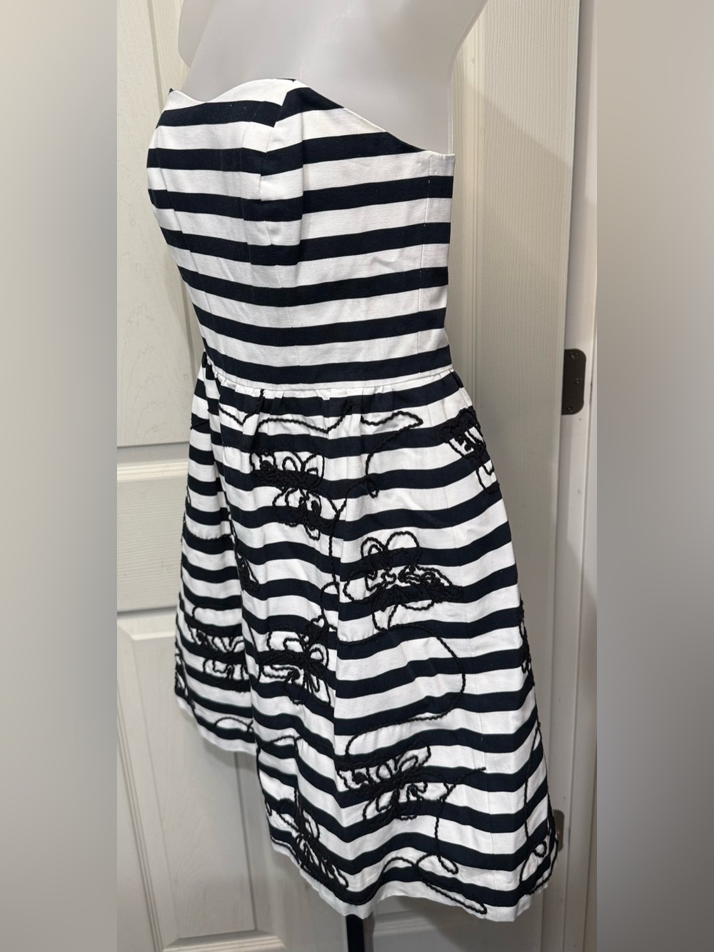 Lilly Pulitzer size 4 Black and White Stripe Strapless Dress